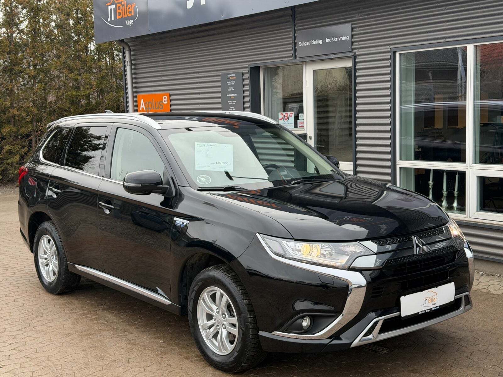 Mitsubishi Outlander 2,4 PHEV Invite CVT 4WD