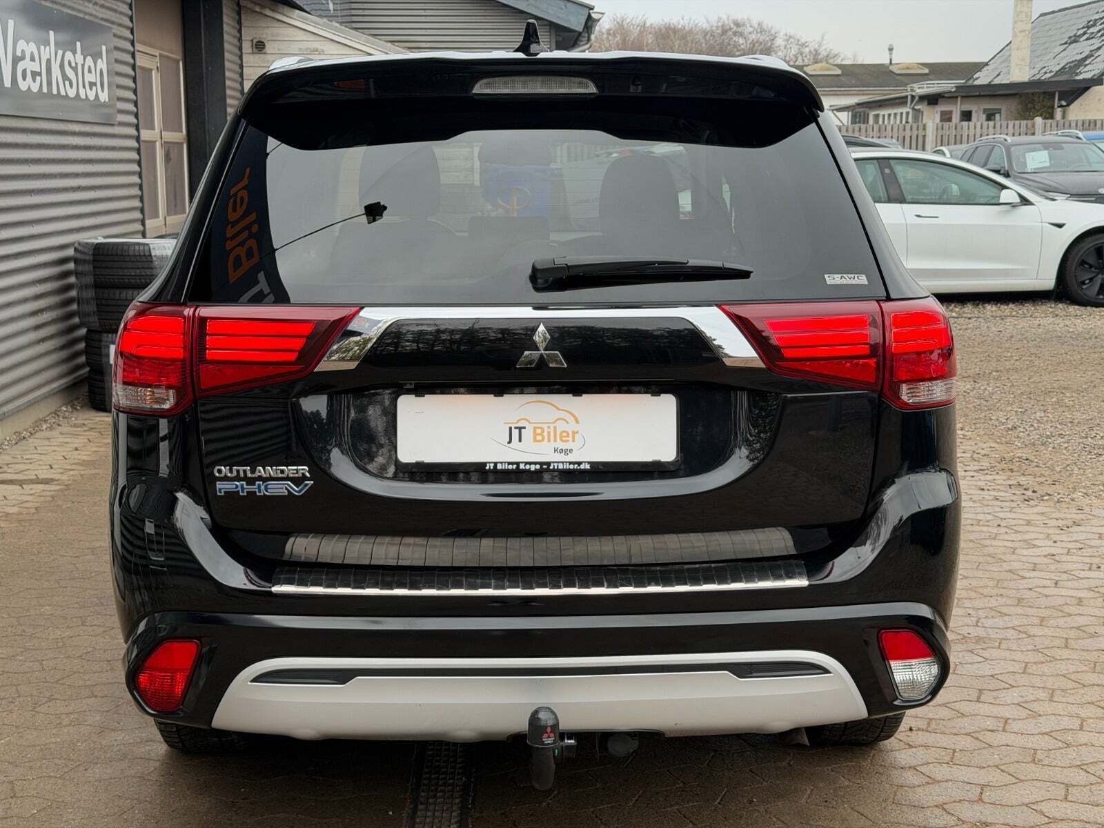 Mitsubishi Outlander 2,4 PHEV Invite CVT 4WD