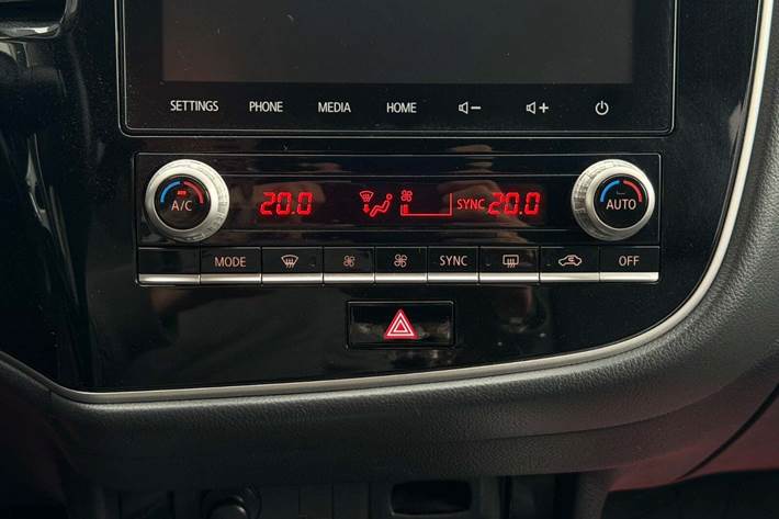 Sort Mitsubishi Outlander fra 2020