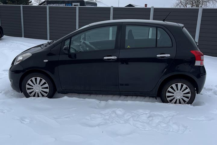 undefined Toyota Yaris fra 2011