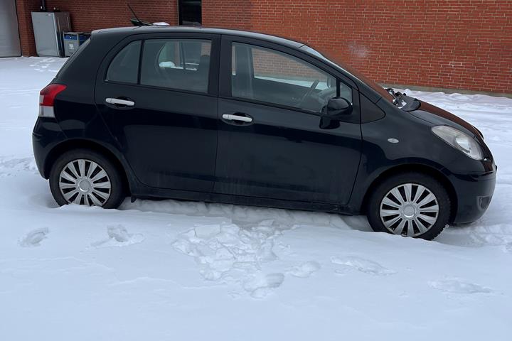 undefined Toyota Yaris fra 2011