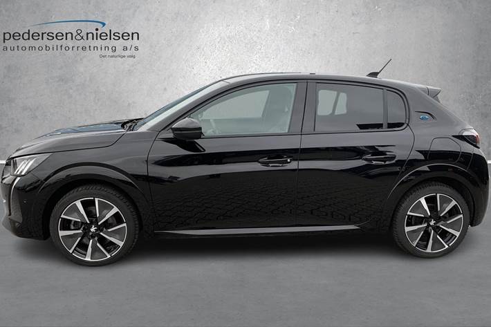 Sort Peugeot e-208 fra 2022