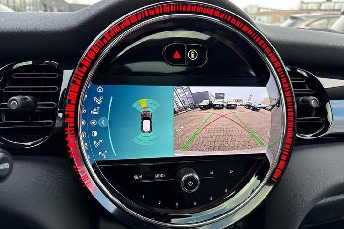 Grå Mini Cooper fra 2022