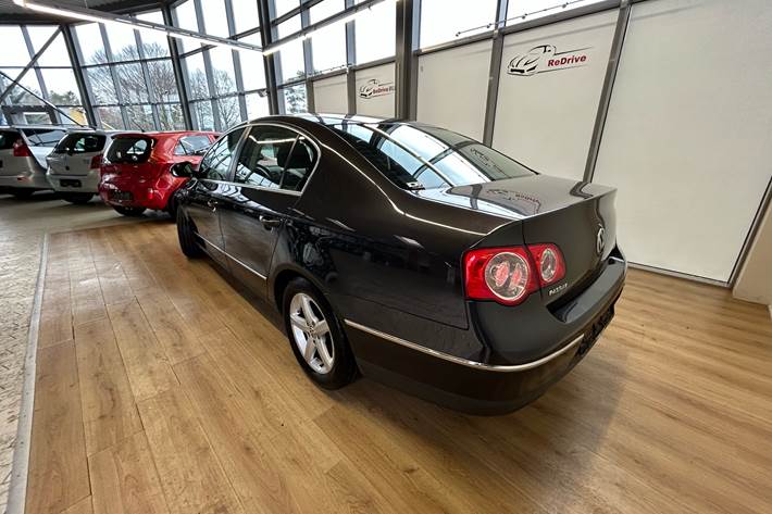Sort VW Passat fra 2007