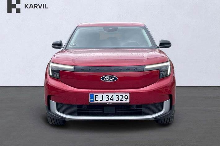 Rød Ford Explorer fra 2025