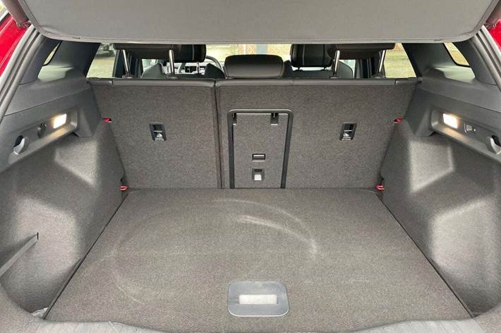 Rød Ford Explorer fra 2025