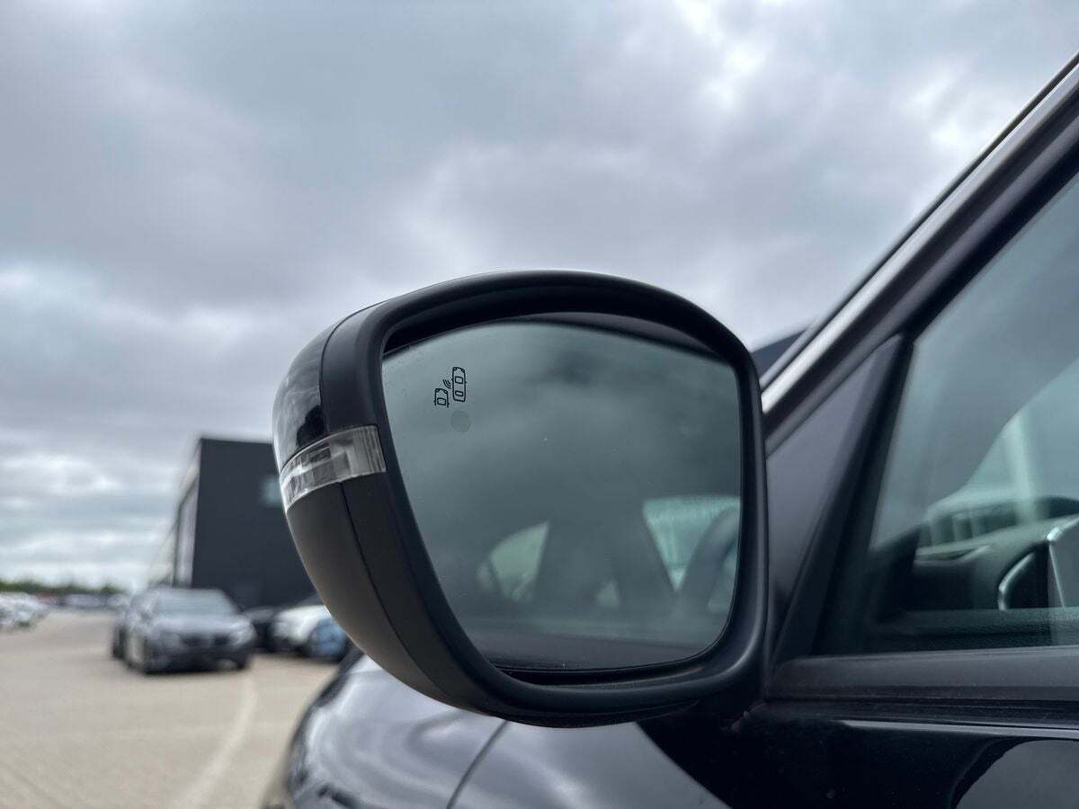 Sort Opel Mokka-e fra 2023