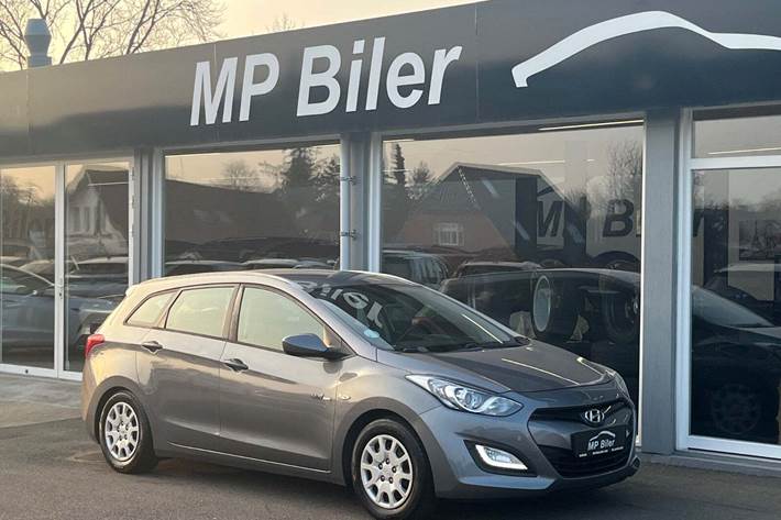 Grå Hyundai i30 fra 2013
