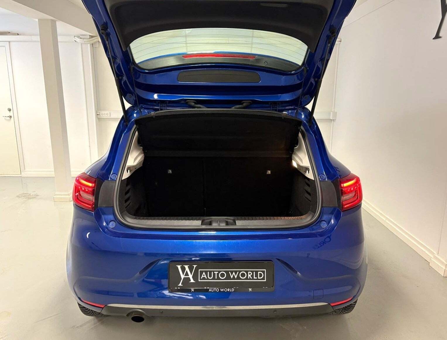 Blå Renault Clio V fra 2020