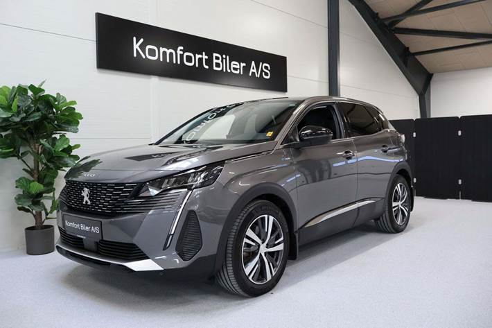 Grå Peugeot 3008 fra 2022