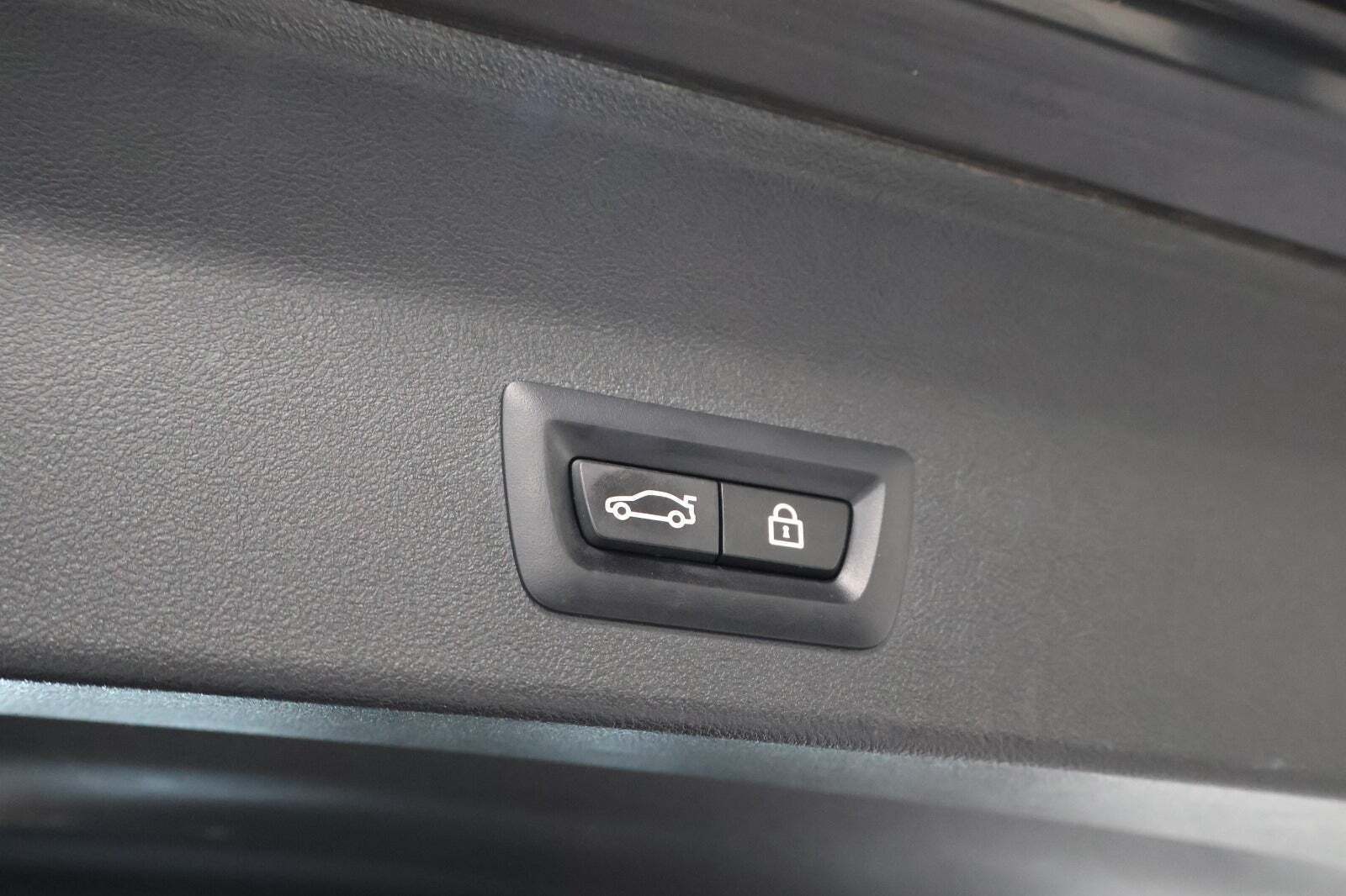 Grå BMW iX3 fra 2023