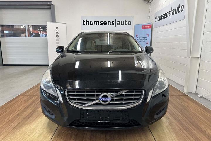 Sort Volvo V60 fra 2011 set udefra