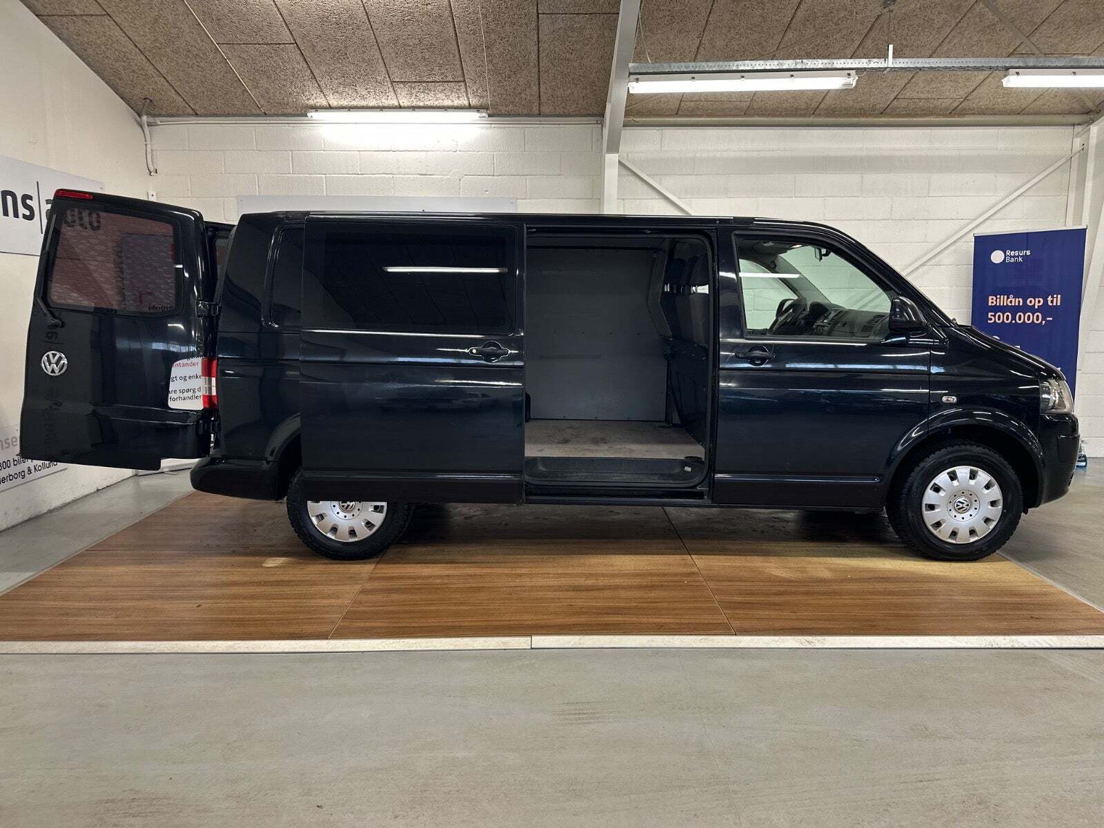 Sort VW Transporter fra 2013