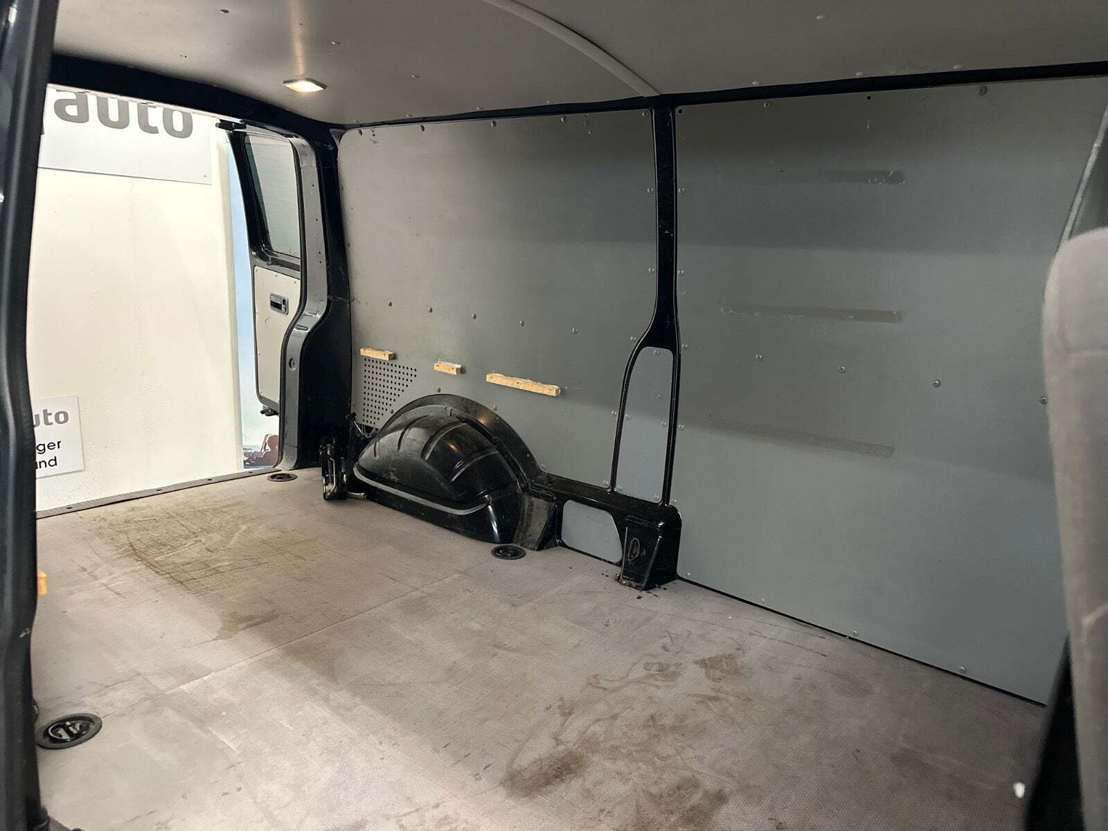 Sort VW Transporter fra 2013