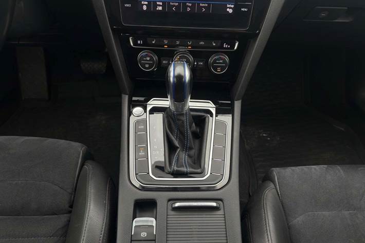 Grøn VW Passat fra 2018