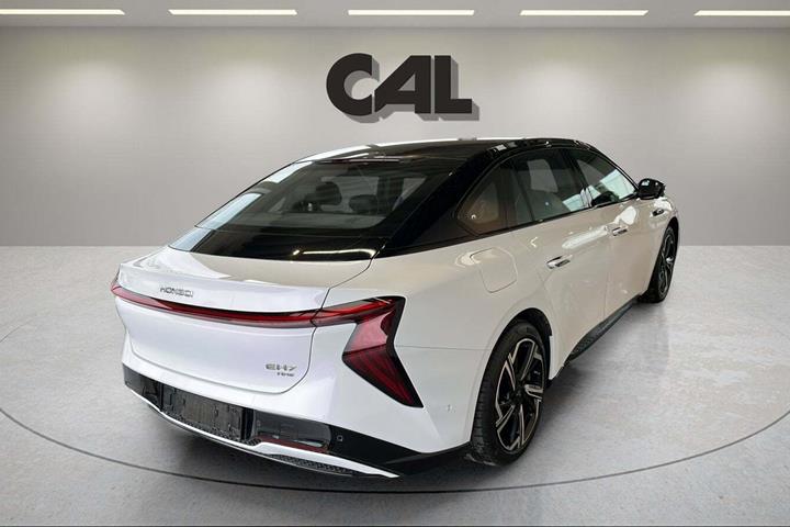 Hvid Hongqi EH7 fra 2025