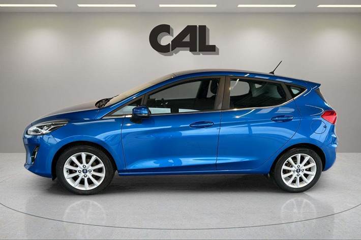 Blå Ford Fiesta fra 2019