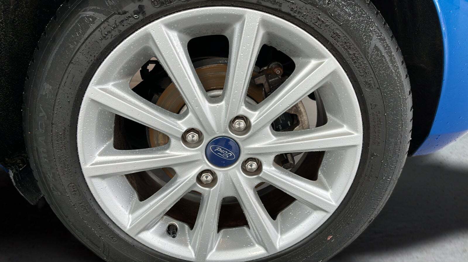 Blå Ford Fiesta fra 2019