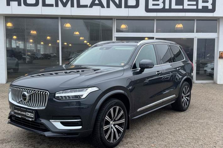 Grå Volvo XC90 fra 2021