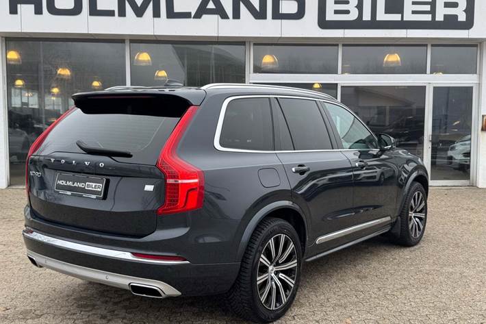 Grå Volvo XC90 fra 2021