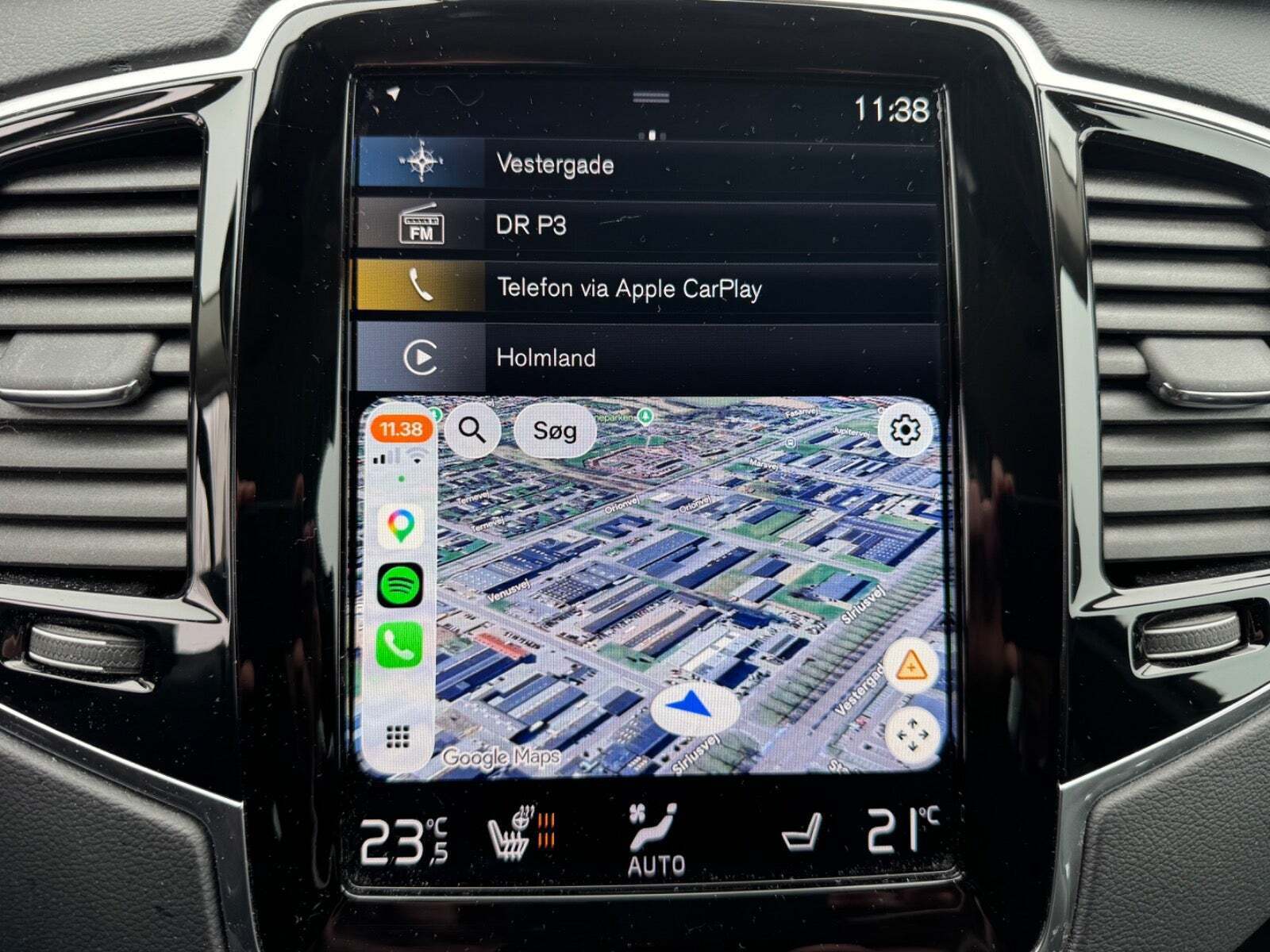 Grå Volvo XC90 fra 2021