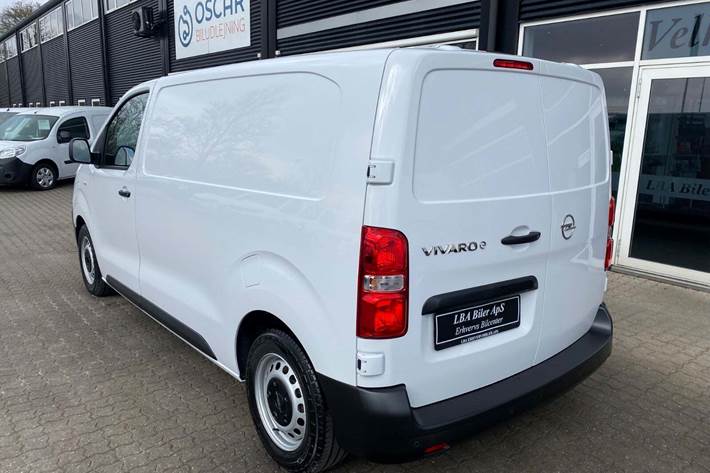 Hvid Opel Vivaro-e fra 2025