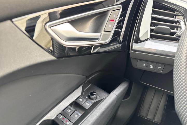 Sort Audi Q4 e-tron fra 2025