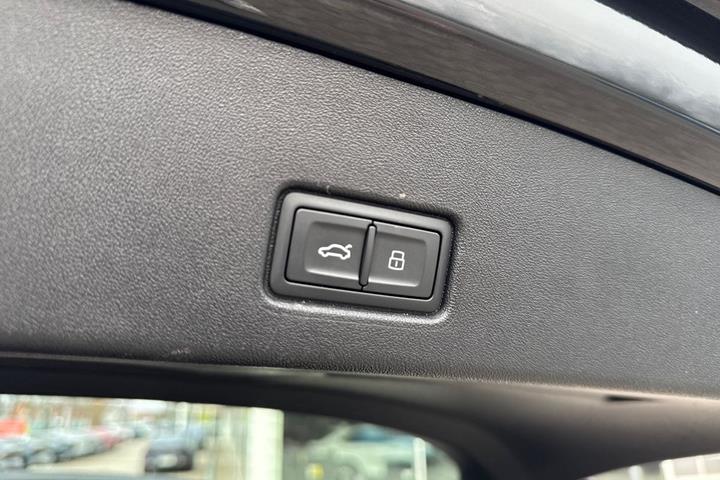 Sort Audi Q4 e-tron fra 2025
