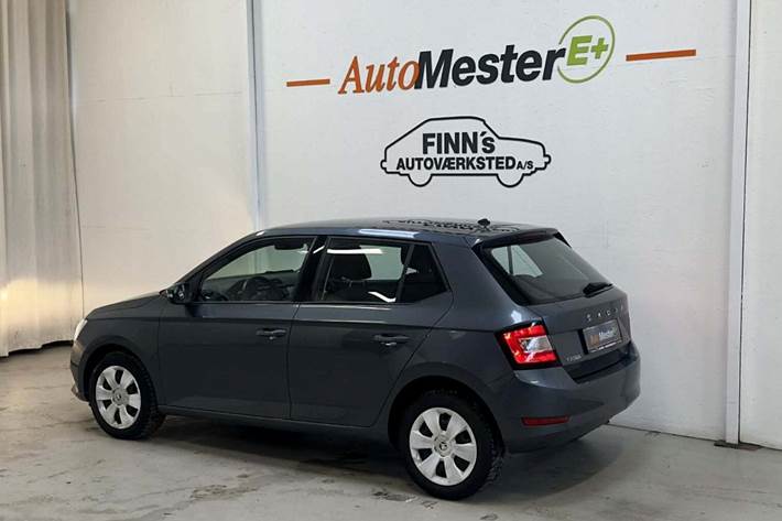 Grå Skoda Fabia fra 2020