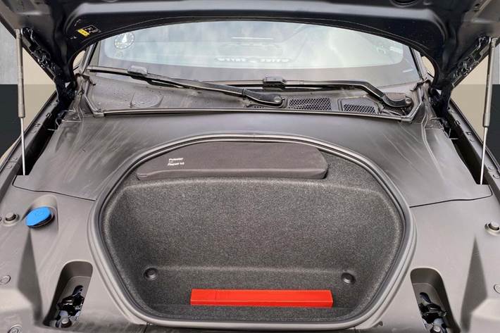 Grå Polestar 2 fra 2023