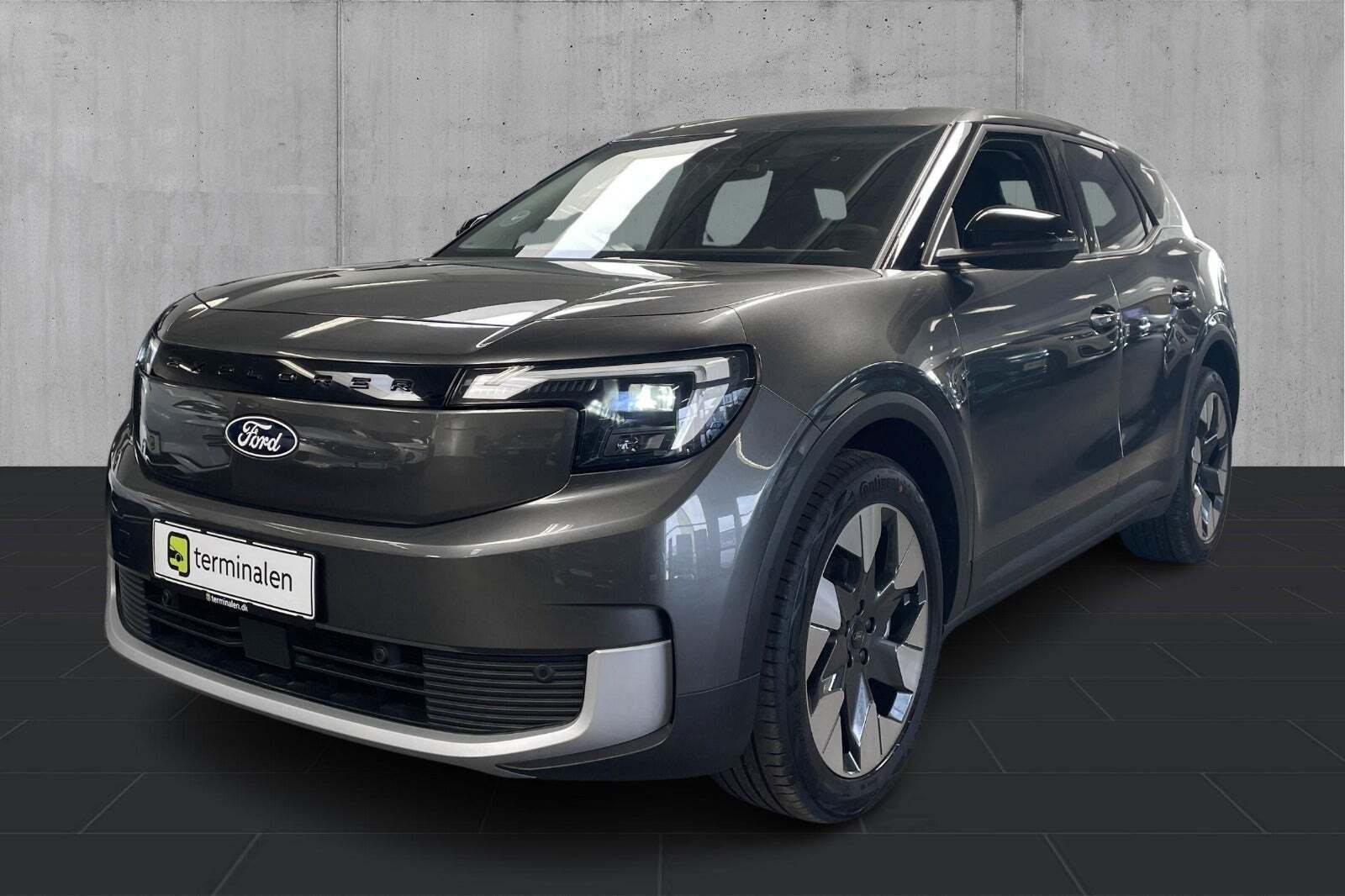 Ford Explorer 77 Premium Extended Range