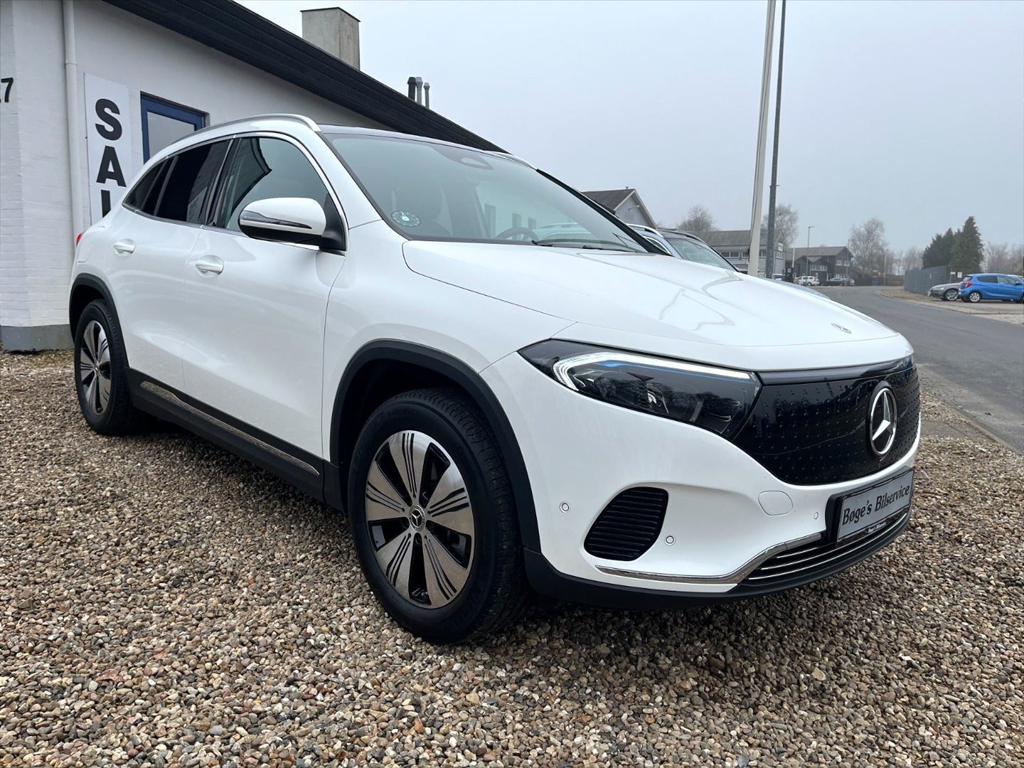 Hvid Mercedes EQA 250 fra 2024