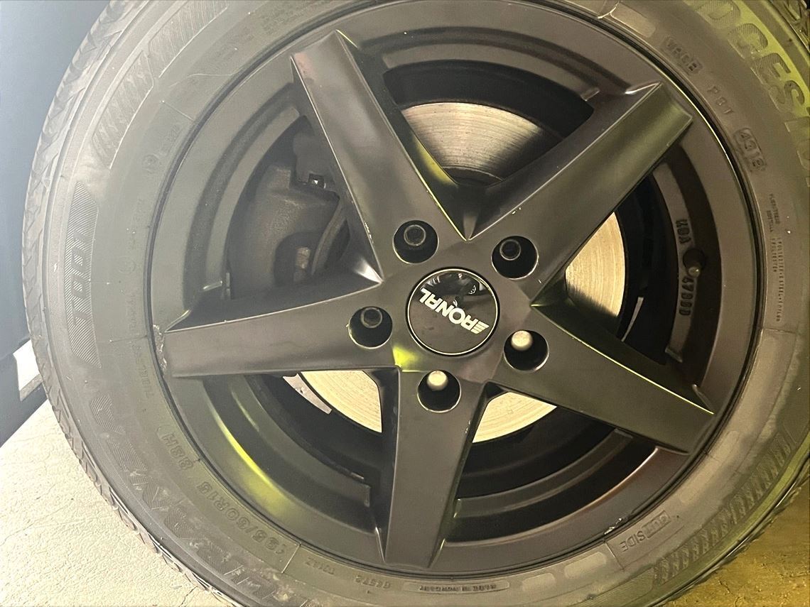 Sort Toyota Auris fra 2014