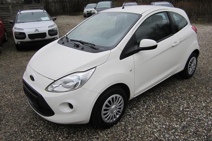 Hvid Ford Ka fra 2013 set udefra