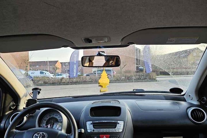 Sort Toyota Aygo fra 2008