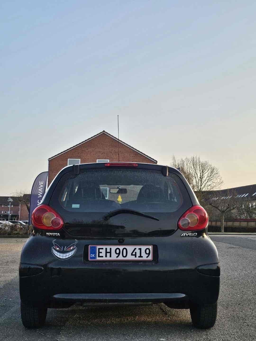 Sort Toyota Aygo fra 2008