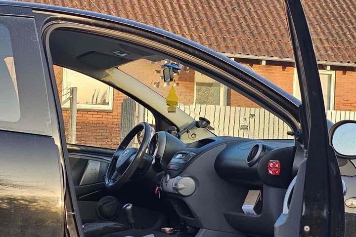 Sort Toyota Aygo fra 2008