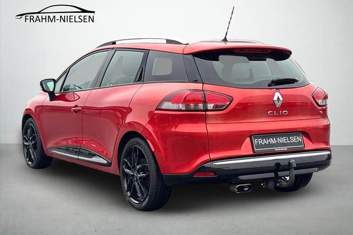 Rød Renault Clio fra 2013