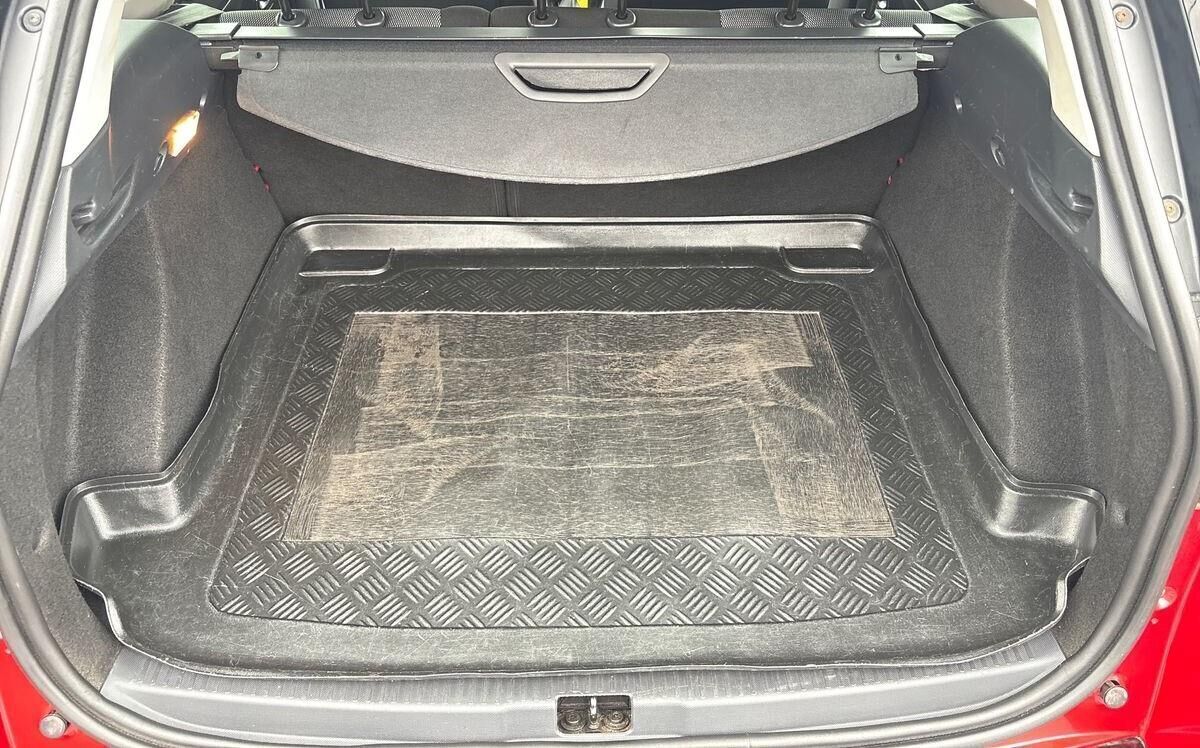 Rød Renault Clio fra 2013