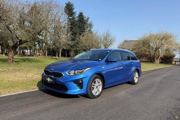 Blå Kia Ceed fra 2020