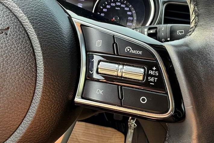 Blå Kia Ceed fra 2020