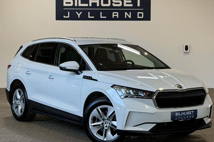 Hvid Skoda Enyaq fra 2023
