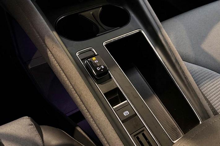 Hvid Skoda Enyaq fra 2023