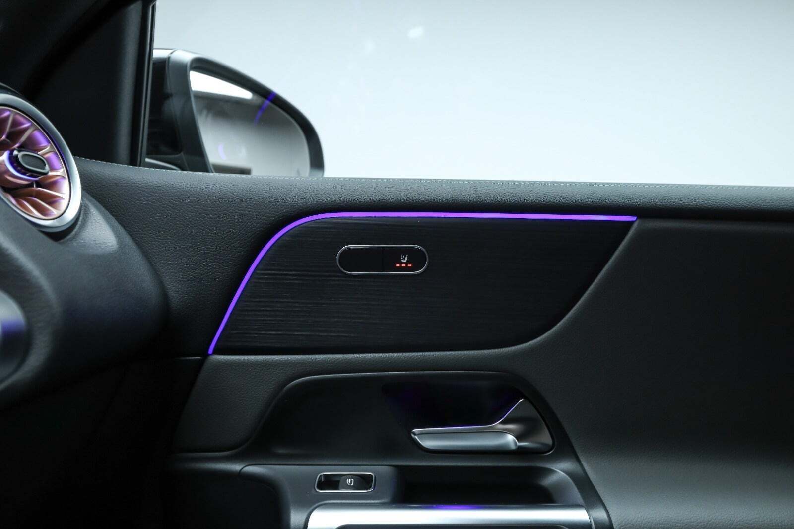 Sort Mercedes EQB350 fra 2026