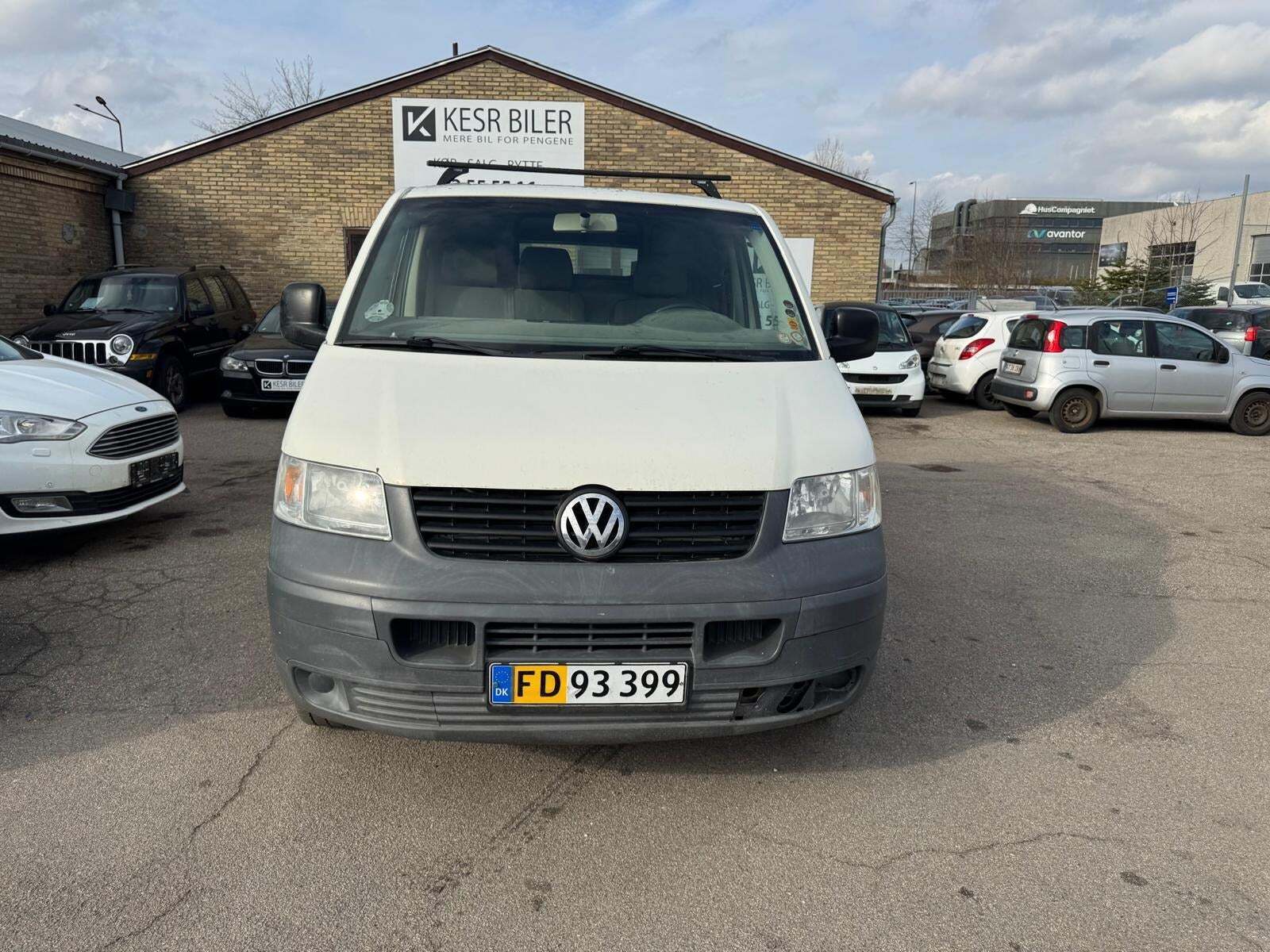 VW Transporter 2,5 TDi 102 Kassevogn lang
