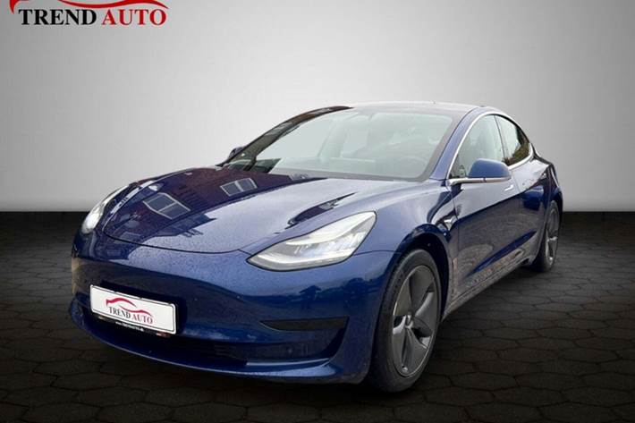 Blå Tesla Model 3 fra 2020