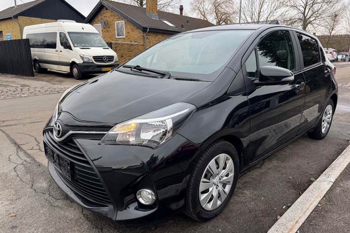 undefined Toyota Yaris fra 2015