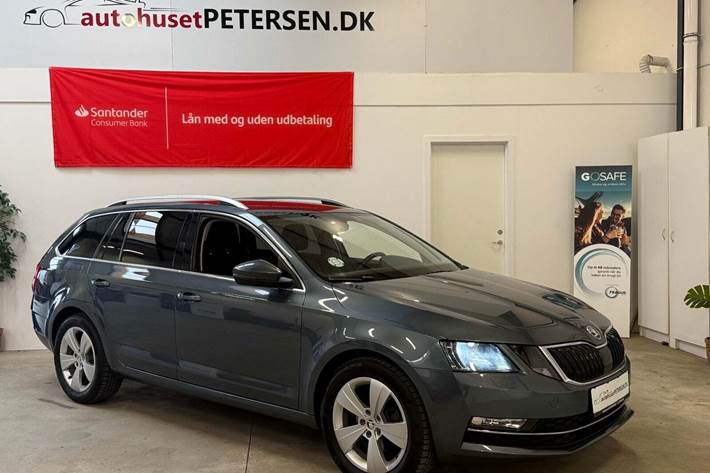 Sort Skoda Octavia fra 2018