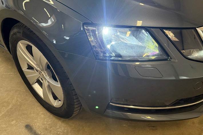 Sort Skoda Octavia fra 2018