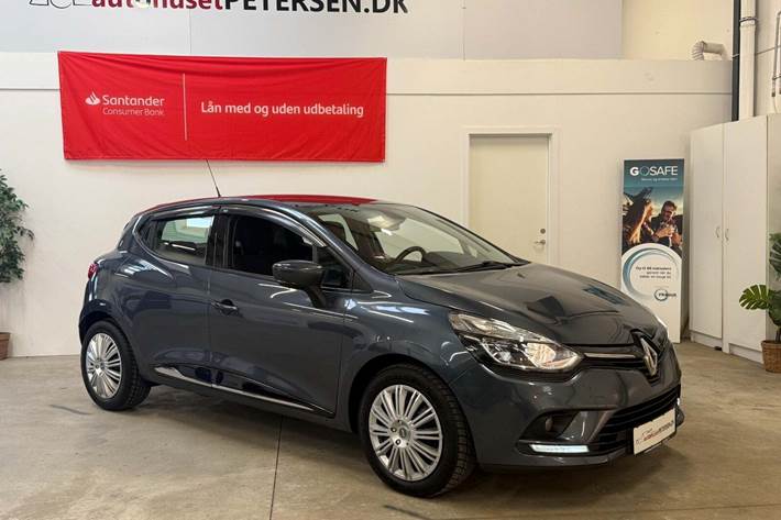 Blå Renault Clio IV fra 2018